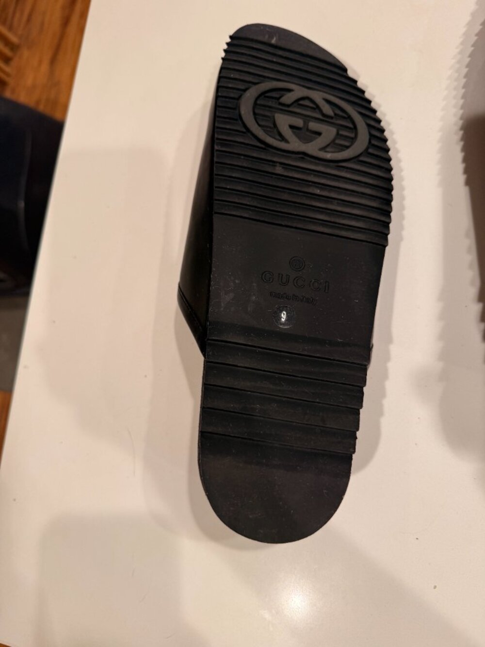 Authentic Black Leather Gucci Slides - Picture 6 of 7